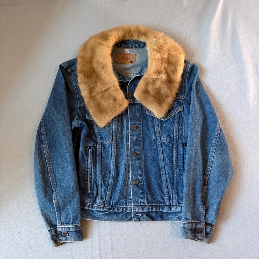 RARE Vintage Levi's 70506-0216 Denim Trucker Jacket Real Fur Collar Made USA 40R